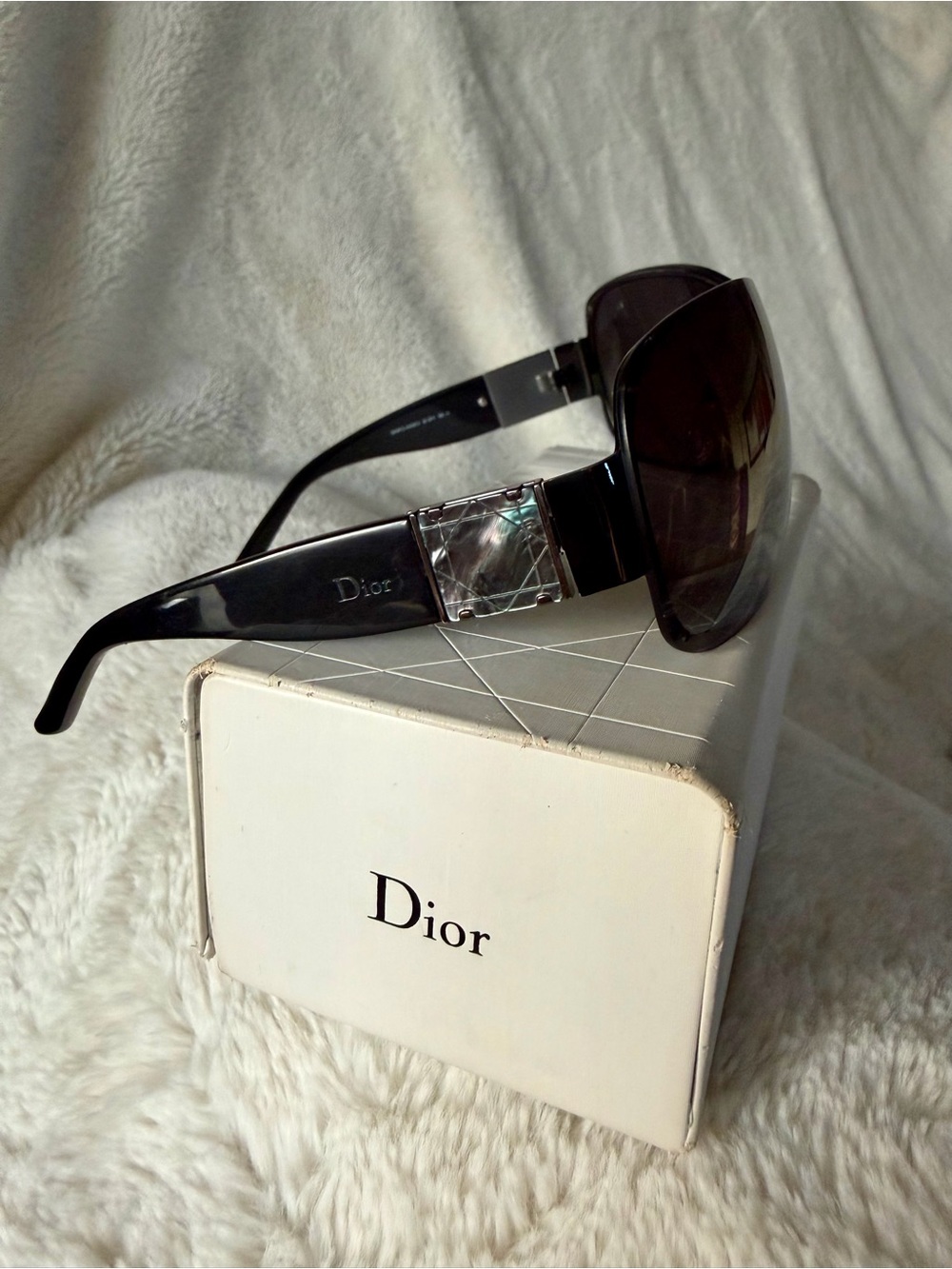 Dior Vintage. Shield Sunglasses in Black/ Cannage - Full Set - Picture 6 of 17